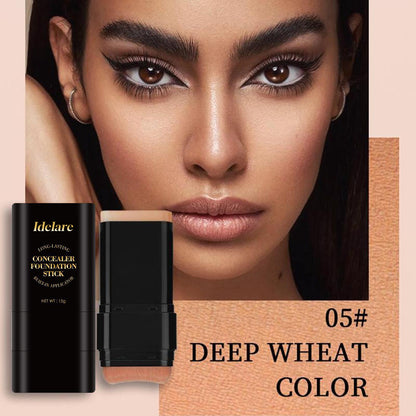 Dual-ended illuminating concealer and foundation stick (with built-in brush): waterproof and sweat-resistant, it glides on for an even, flawless finish, creating a radiant, luminous complexion.