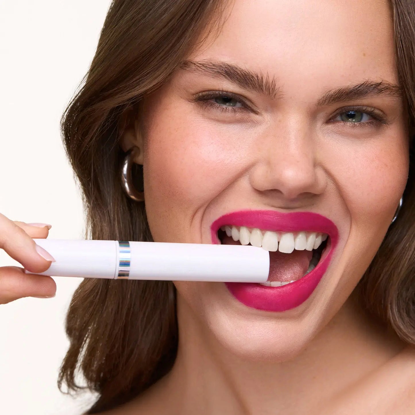 Peel-off lip stain; long-lasting and waterproof; transfer-proof and fade-resistant.